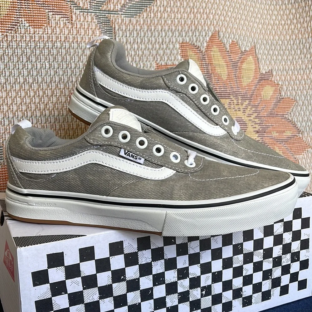 Vans WMNS Kyle Walker (Denim) Gray/White
VN0A5JIE9BM
Sneakers - athletic shoes - Picture 6 of 16